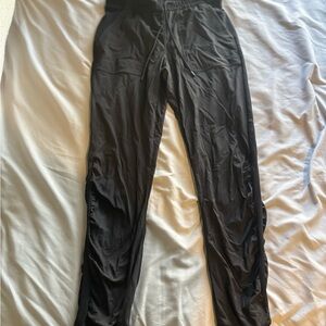lululemon black joggers